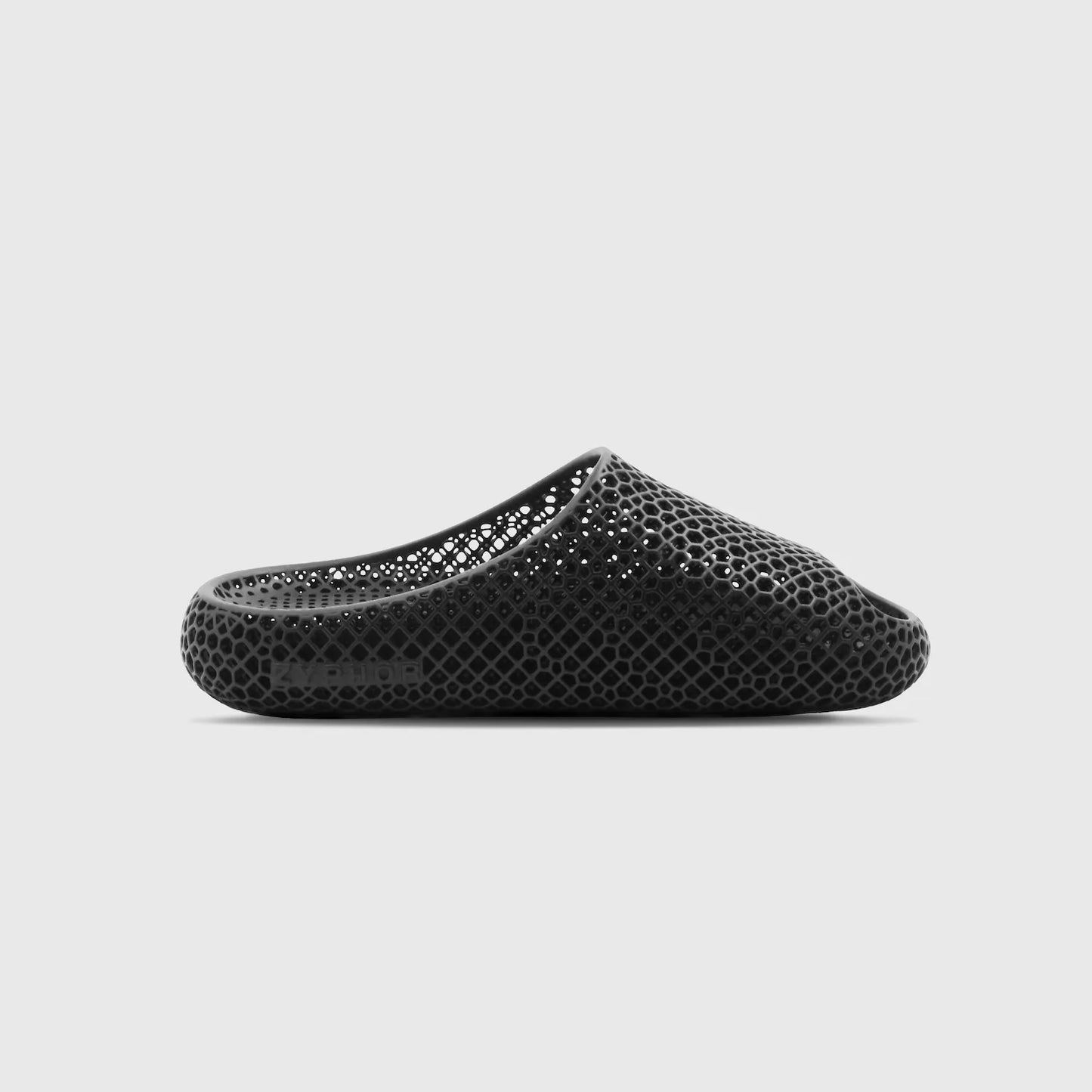 Versatile Minimalist Slides in true black
