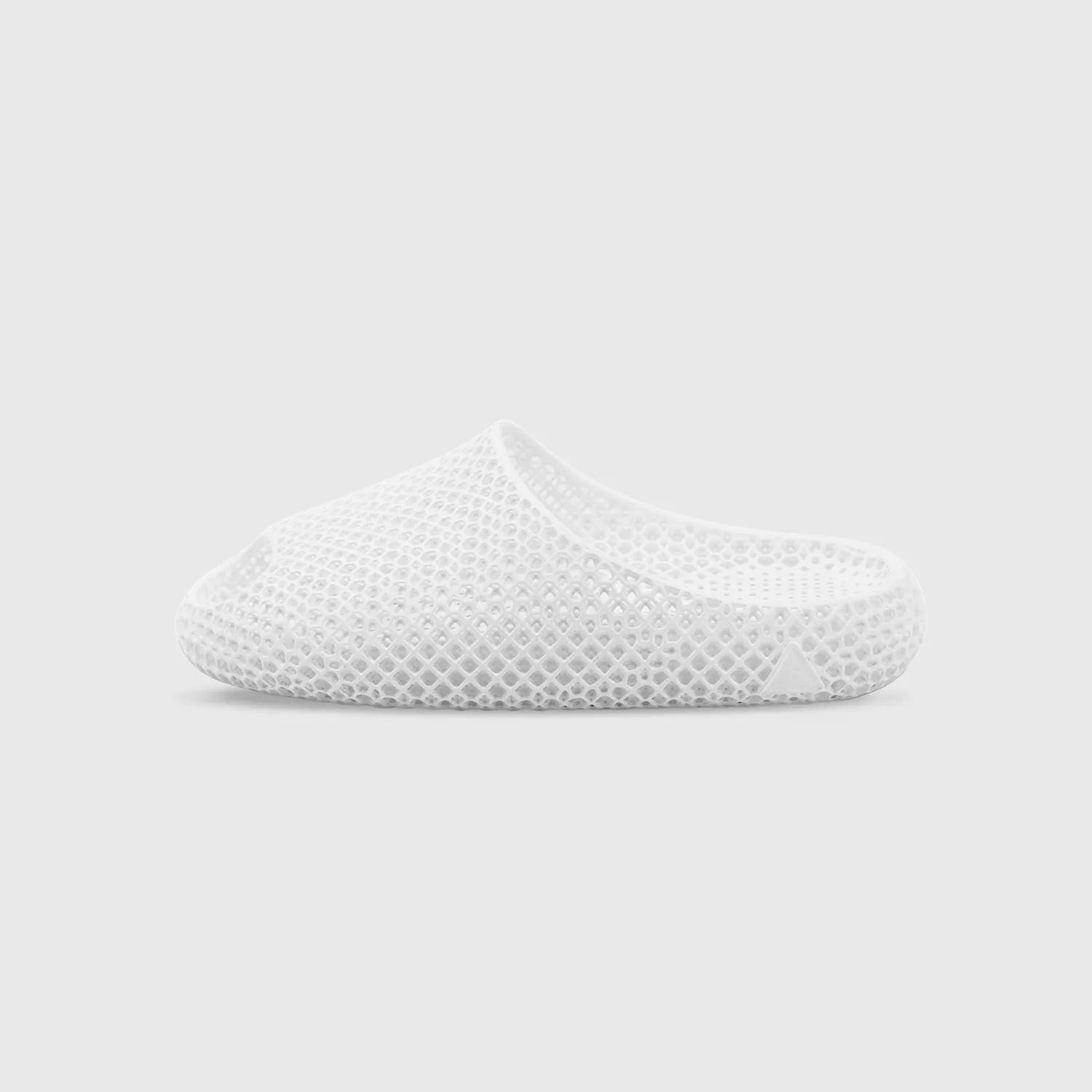 Versatile Minimalist Slides in pure light