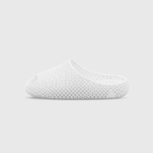 Versatile Minimalist Slides in pure light