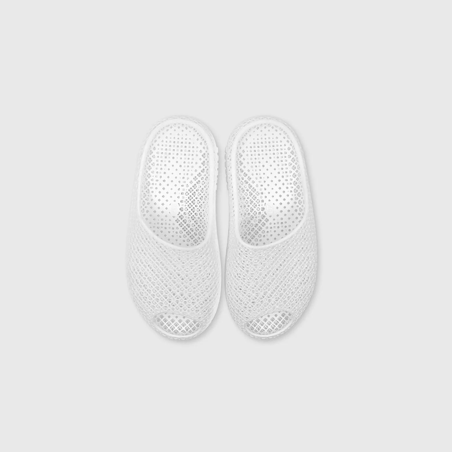 Versatile Minimalist Slides in pure light