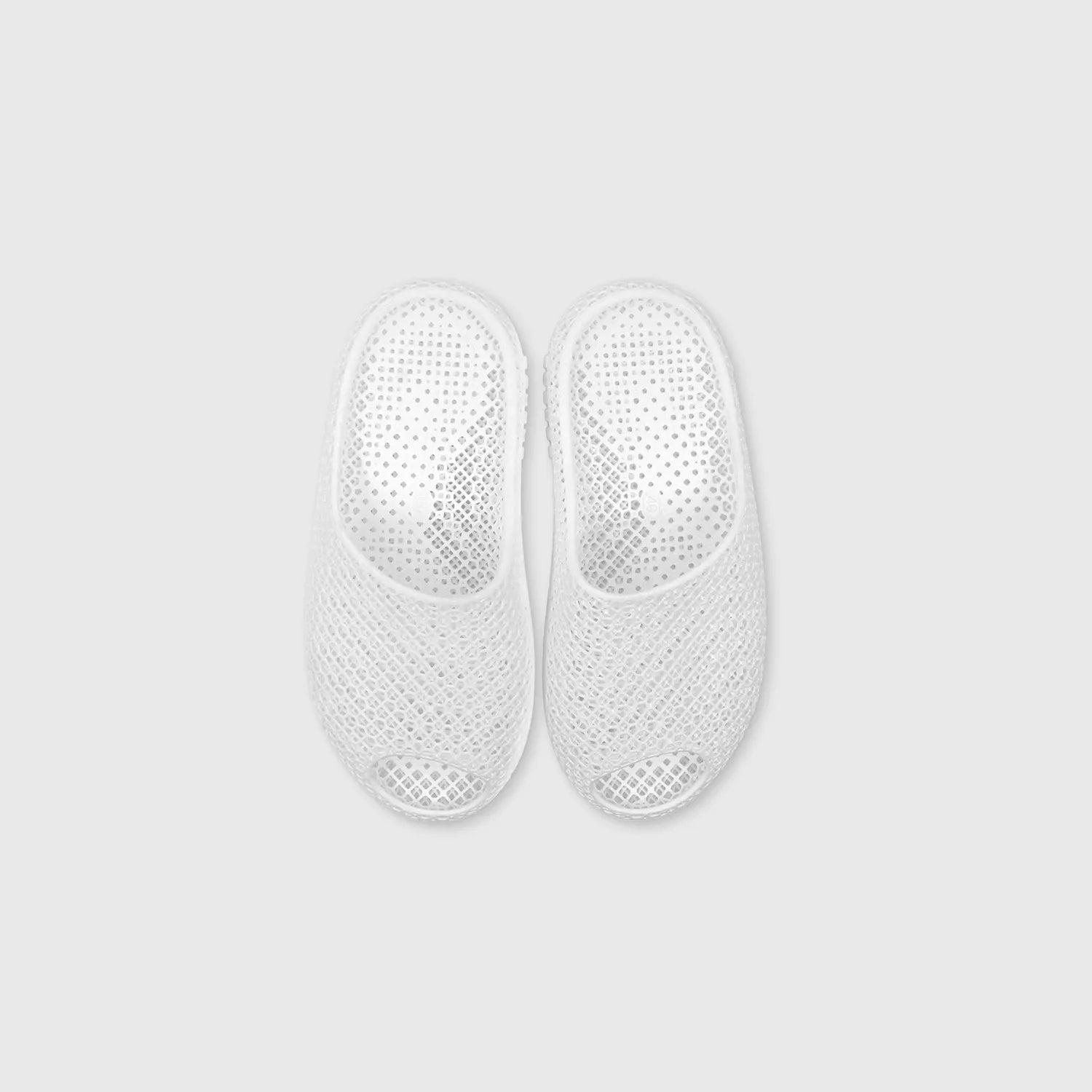 Versatile Minimalist Slides in pure light