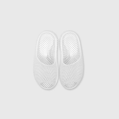 Versatile Minimalist Slides in pure light